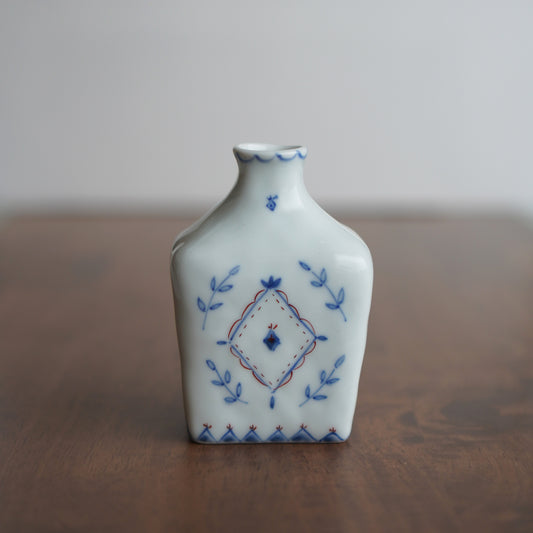 小さな壺みたいな一輪差し 四角