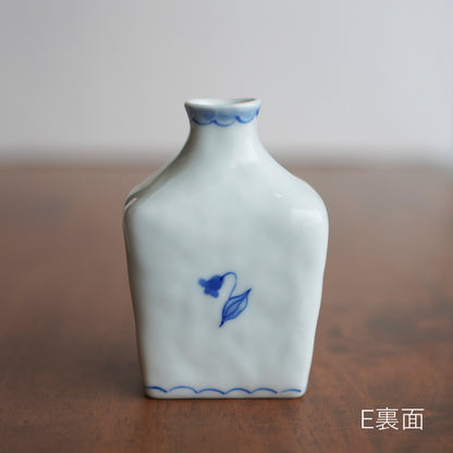 小さな壺みたいな一輪差し 四角