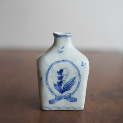 小さな壺みたいな一輪差し 四角